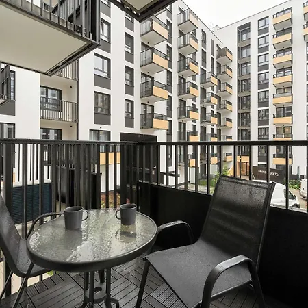 Апартаменты Stylish For 6 With Balcony Near The Main Square By Renters *