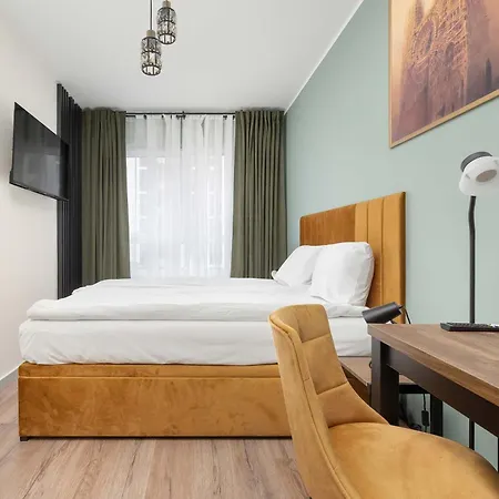 Апартаменты Stylish For 6 With Balcony Near The Main Square By Renters *