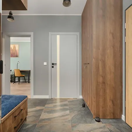 Appartement Stylish For 6 With Balcony Near The Main Square By Renters